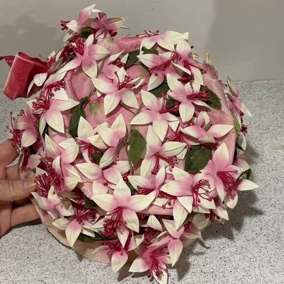 Vintage mid century ladies hat pink & white silk flowers & wide velvet hatband - Picture 8 of 9